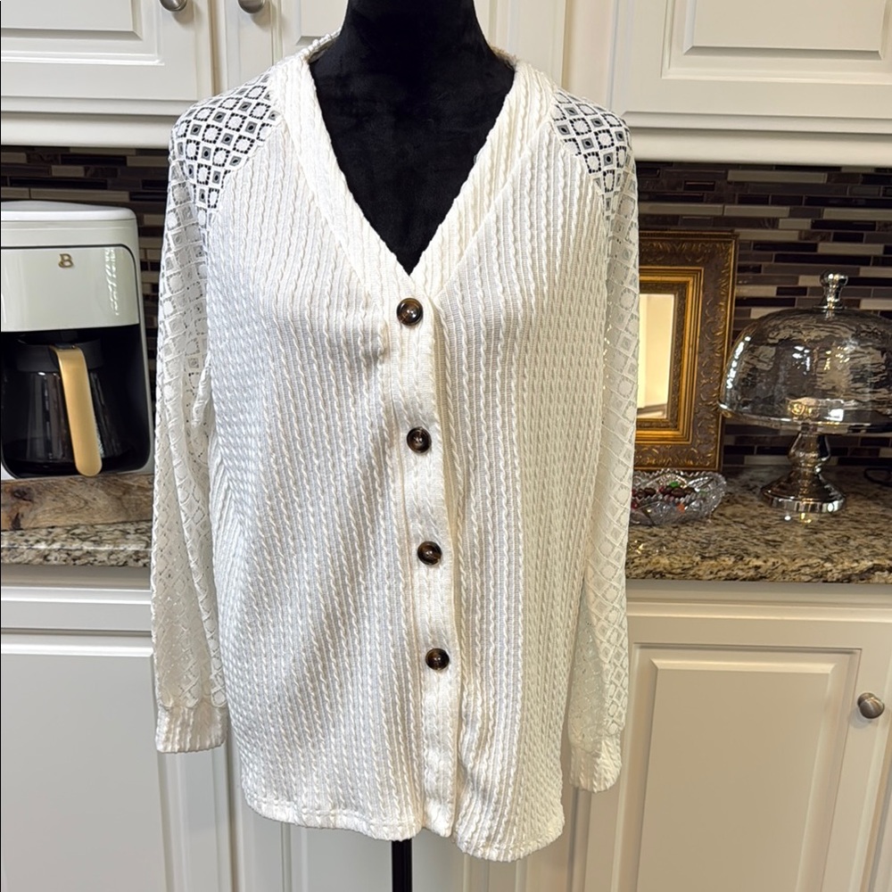 Chic White Cardigan with Lace Accents size medium